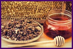 Leistungsstarke immunstimulierende Bienenprodukte, die die Wände von Blutgefäßen mit Krampfadern stärken. 